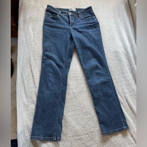 Levi’s mid rise straight jeans